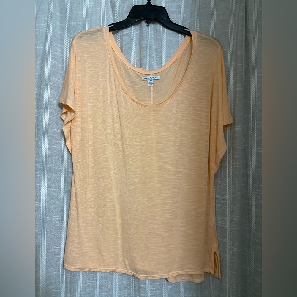 American Eagle t-shirt-size medium